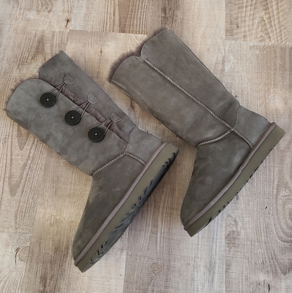 UGG Shoes - Ugg Bailey button triplet Grey